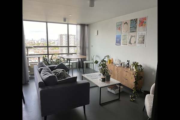 House sit in Poplar, United Kingdom