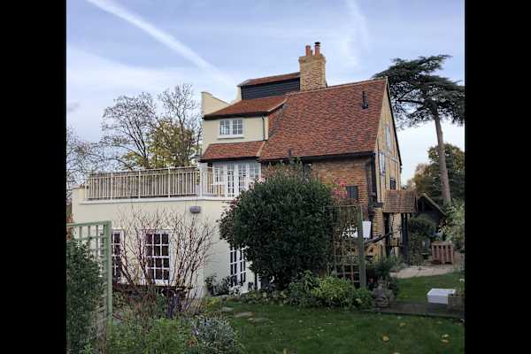 House sit in Thames Ditton, United Kingdom
