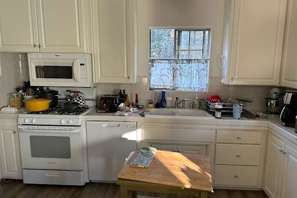 House sit in Manhattan Beach, CA, US