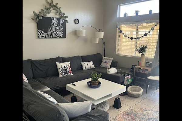 House sit in Las Vegas, NV, US