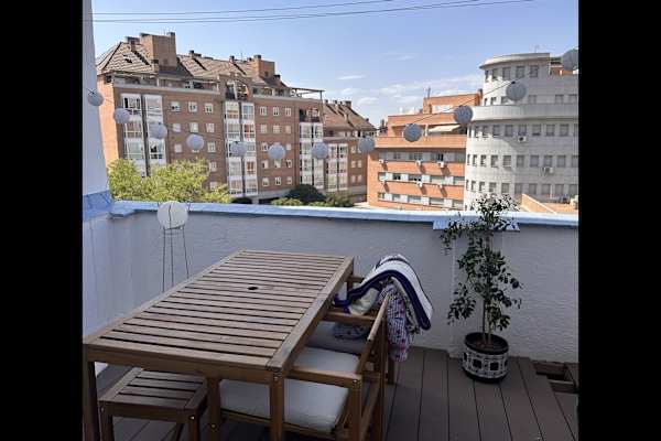 House sit in Madrid, Spain