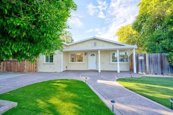 House sit in Sacramento, CA, US