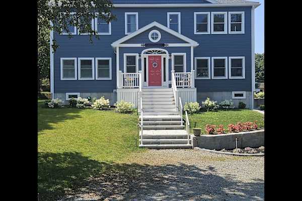 House sit in Nahant, MA, US