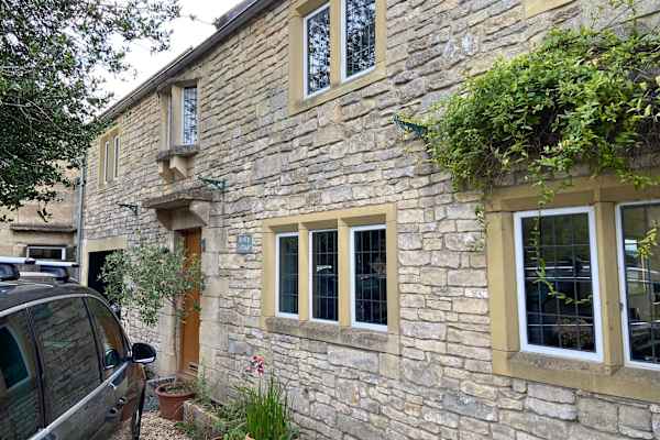 House sit in Corsham, United Kingdom