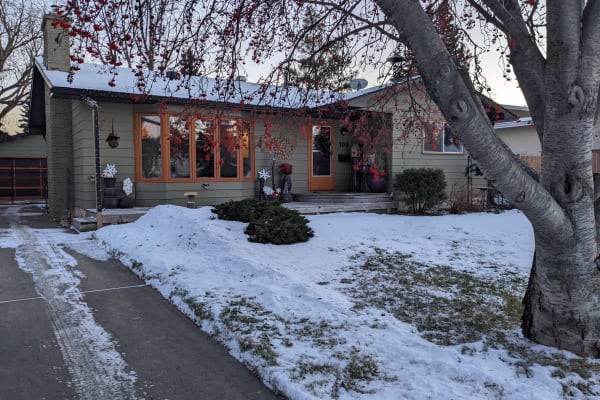 House sit in Sherwood Park, AB, Canada