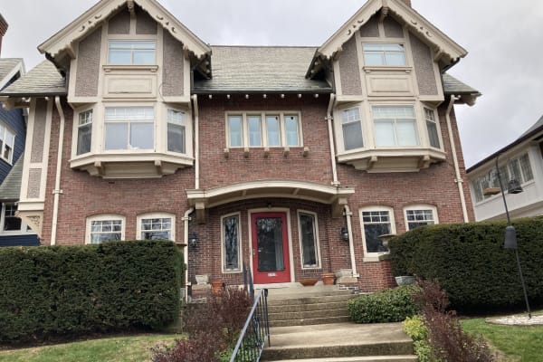 House sit in Milwaukee, WI, US