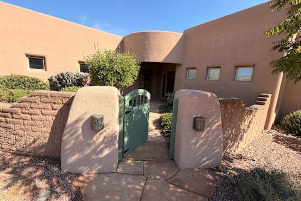 House sit in Corrales, NM, US