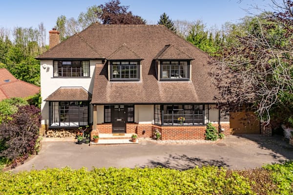 House sit in Leatherhead, United Kingdom