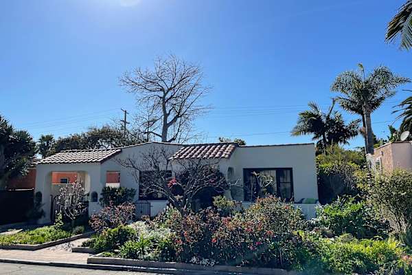 House sit in Ventura, CA, US