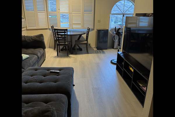 House sit in Honolulu, HI, US