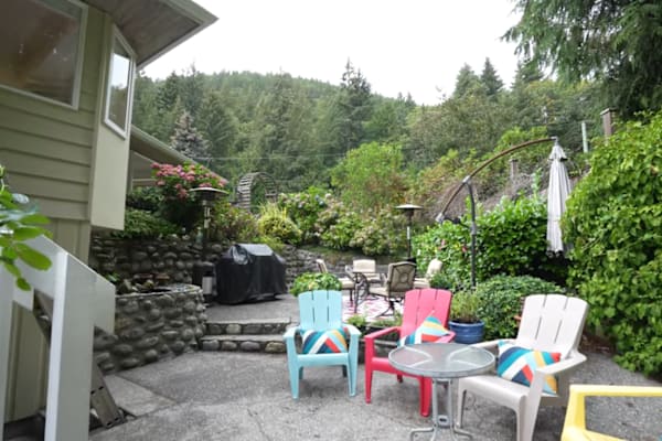 House sit in Westmount, BC, Canada