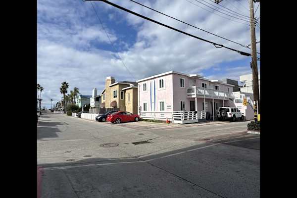House sit in Mission Beach, CA, US