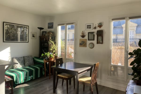 House sit in Paris, France