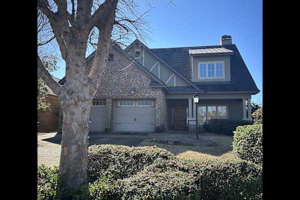 House sit in Montgomery, AL, US