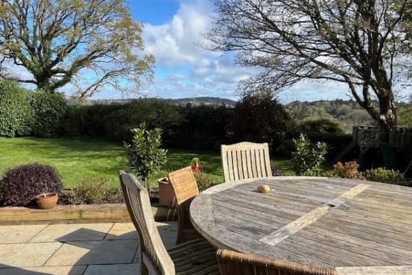 House sit in Haslemere, United Kingdom