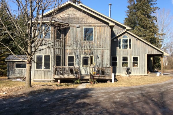House sit in Stirling, ON, Canada