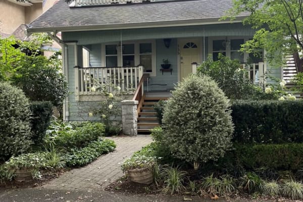 House sit in Vancouver, BC, Canada