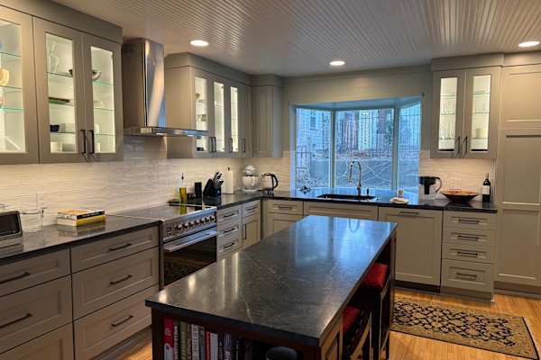 House sit in Minneapolis, MN, US