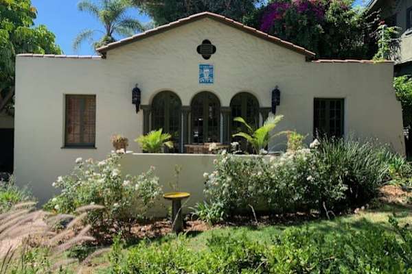 House sit in Los Angeles, CA, US