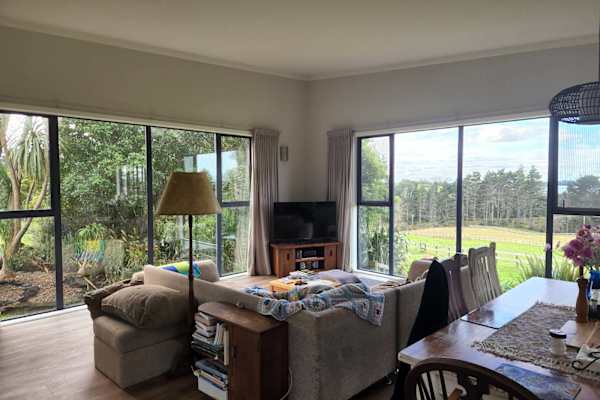 House sit in Waiuku, New Zealand