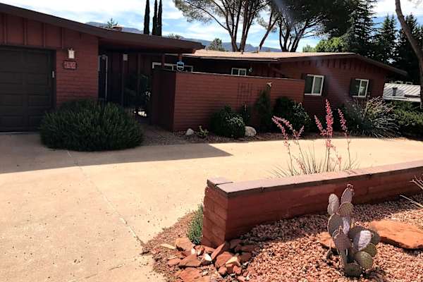 House sit in West Sedona, AZ, US