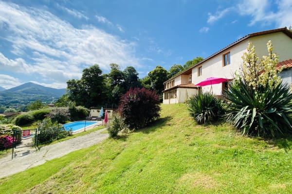 House sit in Créchets, France