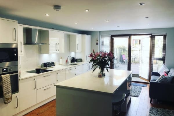 House sit in Belfast, United Kingdom