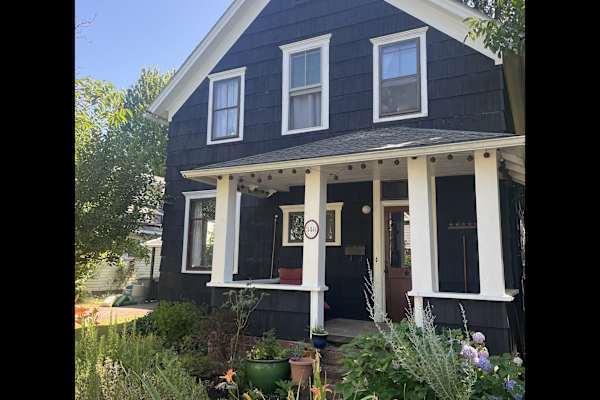 House sit in McMinnville, OR, US