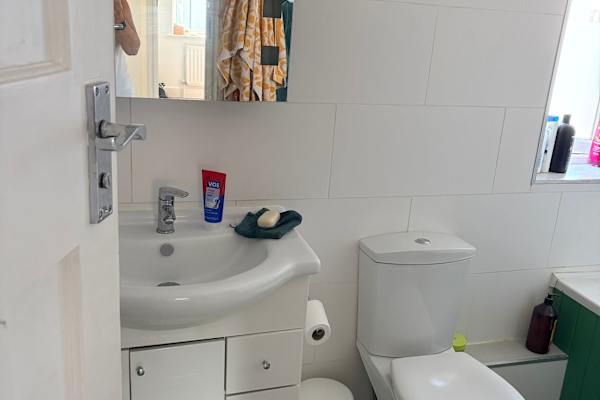 House sit in Lymington, United Kingdom