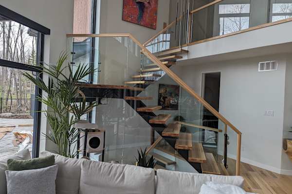 House sit in Ottawa, ON, Canada