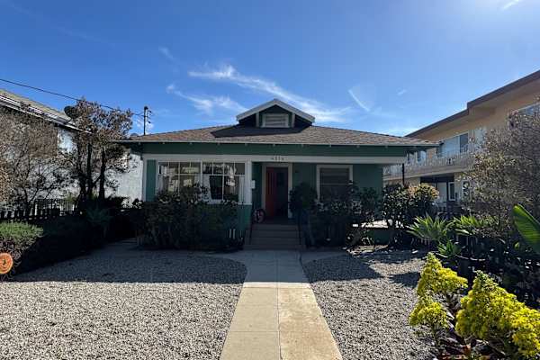 House sit in Los Angeles, CA, US