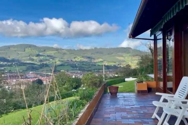 House sit in Villaviciosa, Spain
