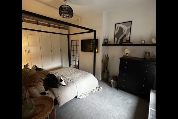 House sit in Wigan, United Kingdom