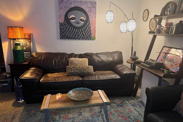 House sit in Los Angeles, CA, US