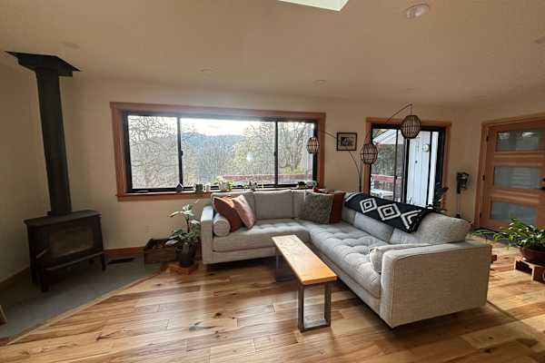 House sit in Hood River, OR, US