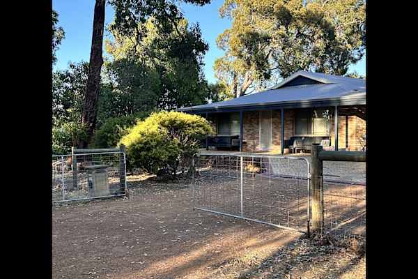 House sit in Stoneville, WA, Australia