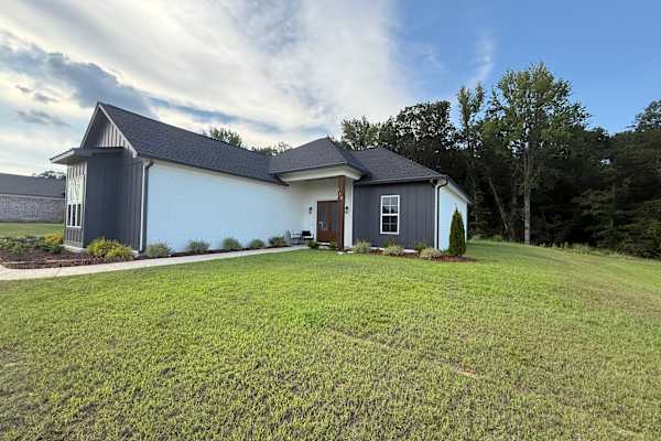 House sit in Oxford, MS, US