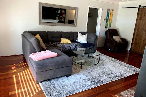 House sit in Los Angeles, CA, US