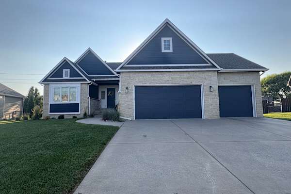 House sit in Wichita, KS, US