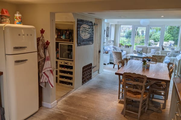 House sit in Send, United Kingdom