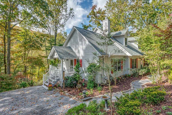 House sit in Asheville, NC, US