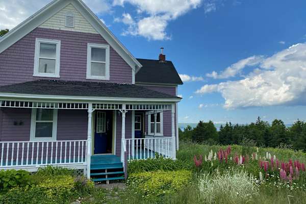 House sit in Sydney, NS, Canada