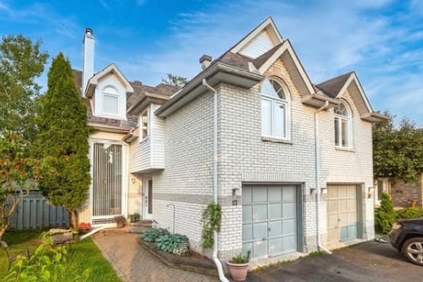 House sit in Ottawa, ON, Canada