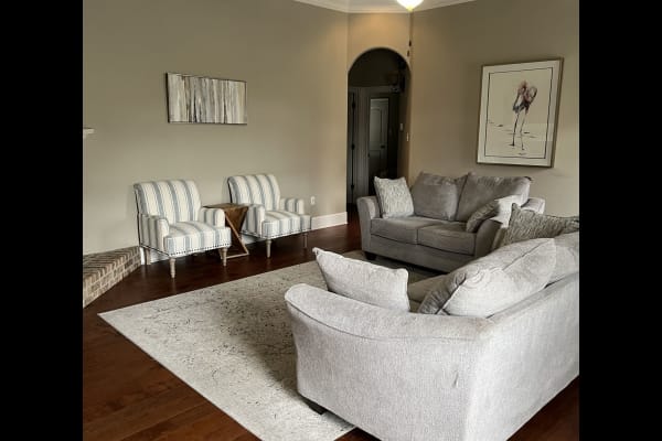 House sit in Ocean Springs, MS, US