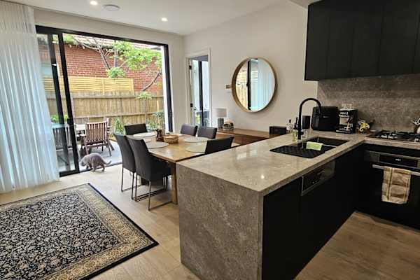 House sit in Melbourne, VIC, Australia