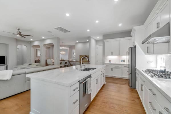 House sit in Roseville, CA, US