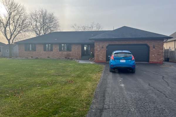 House sit in Tilbury, ON, Canada