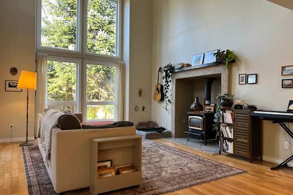 House sit in Victoria, BC, Canada