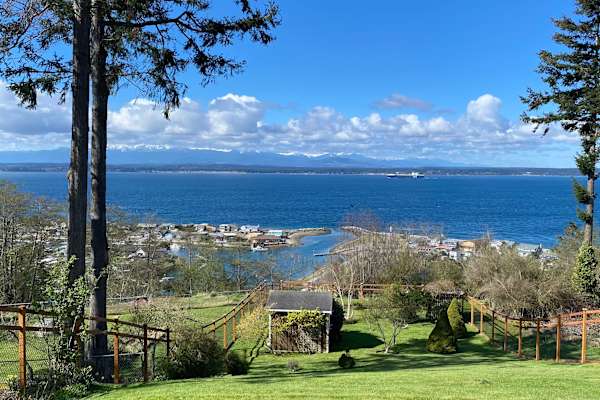 House sit in Greenbank, WA, US