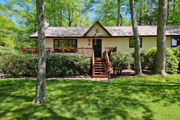 House sit in Blowing Rock, NC, US